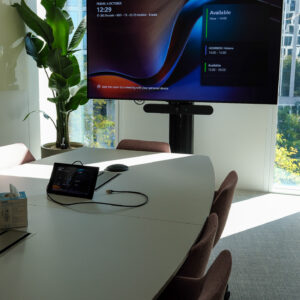 Salle de réunion avec écran